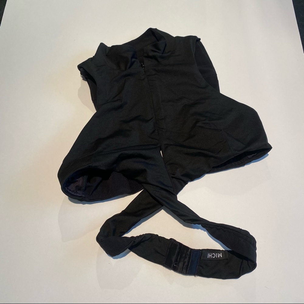 Michi criss cross crop top size XS